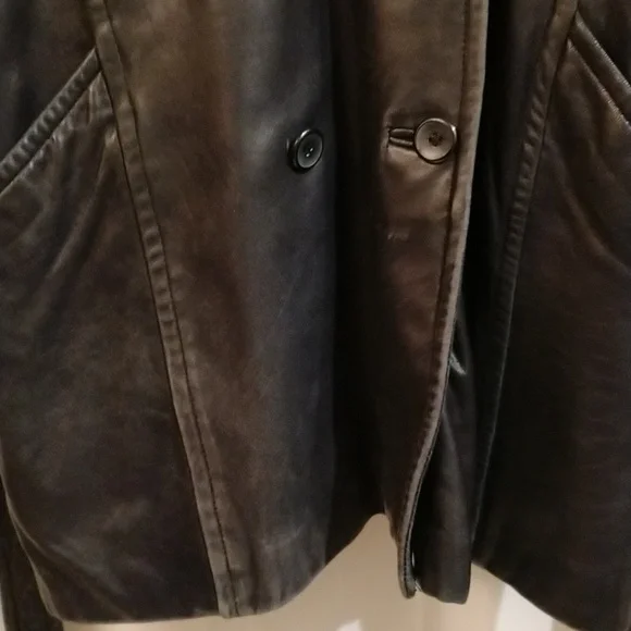 Danier button front belted black leather jacket ladies US size 6 - Picture 14 of 15